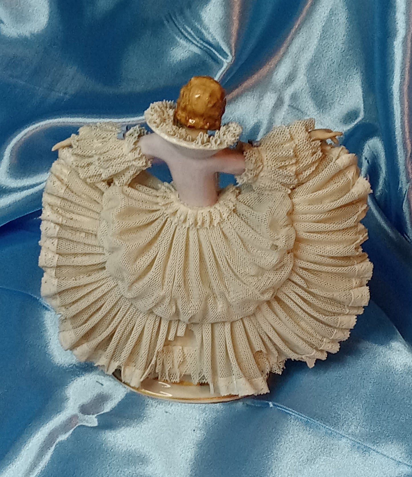 AELTESTE VOLKSTEDTER DRESDEN Lace Procelain Figurine Victorian Lady