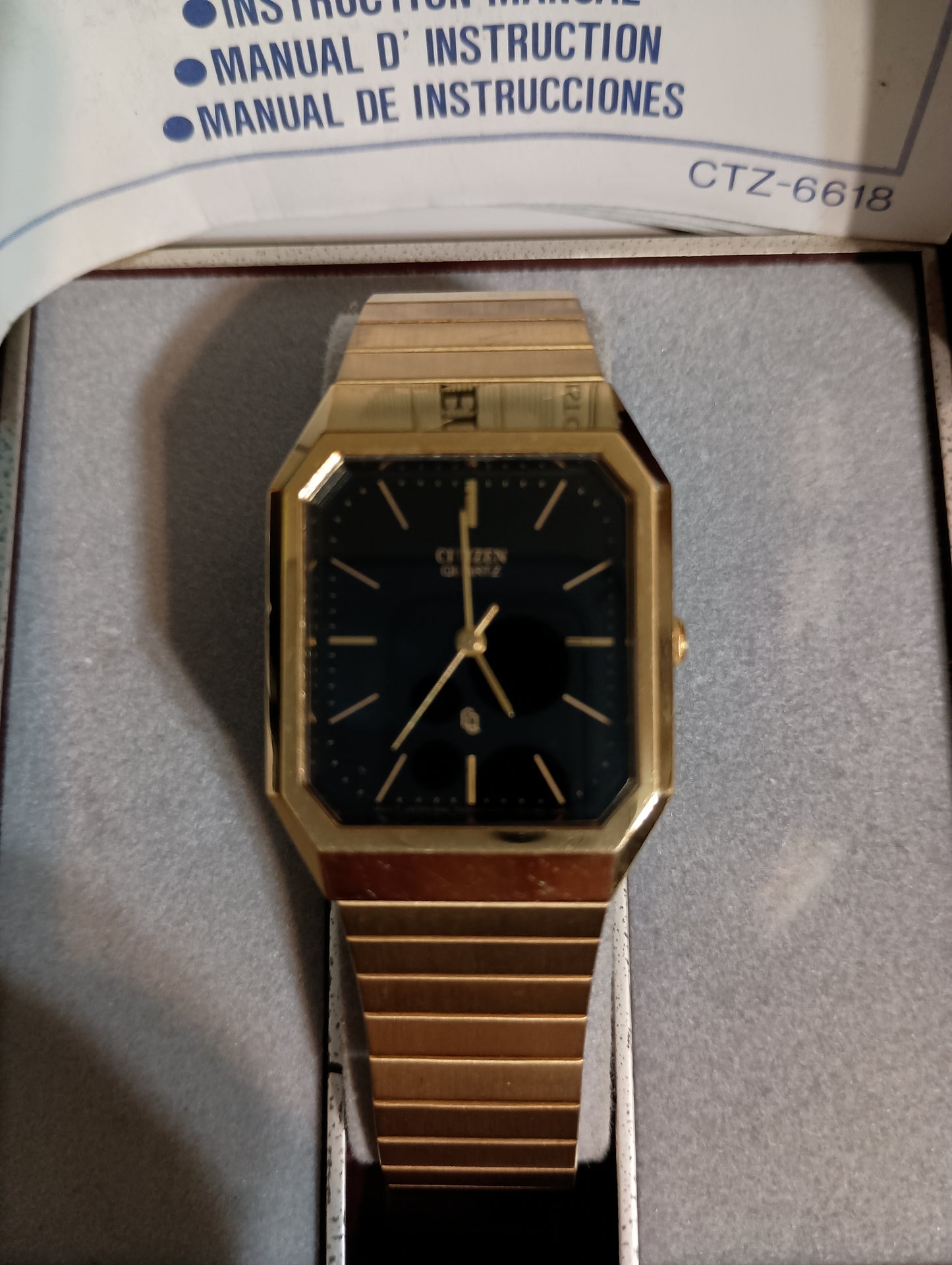 Vintage '80 Citizen Men's Stainless Steel Gold Tone Luxury Watch